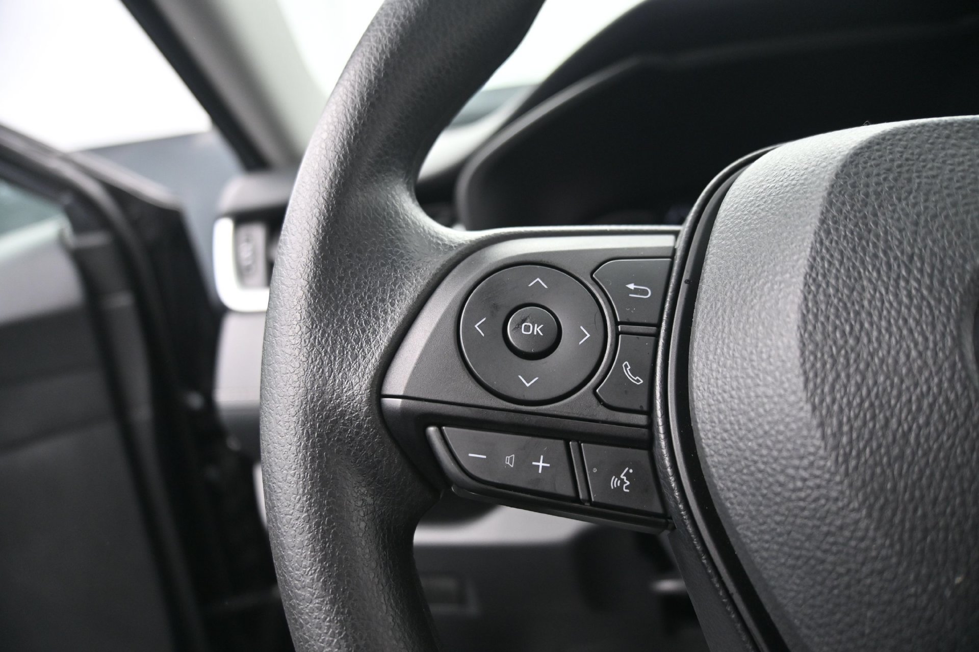 Used 2024 Toyota RAV4 LE AWD/4WD image 21