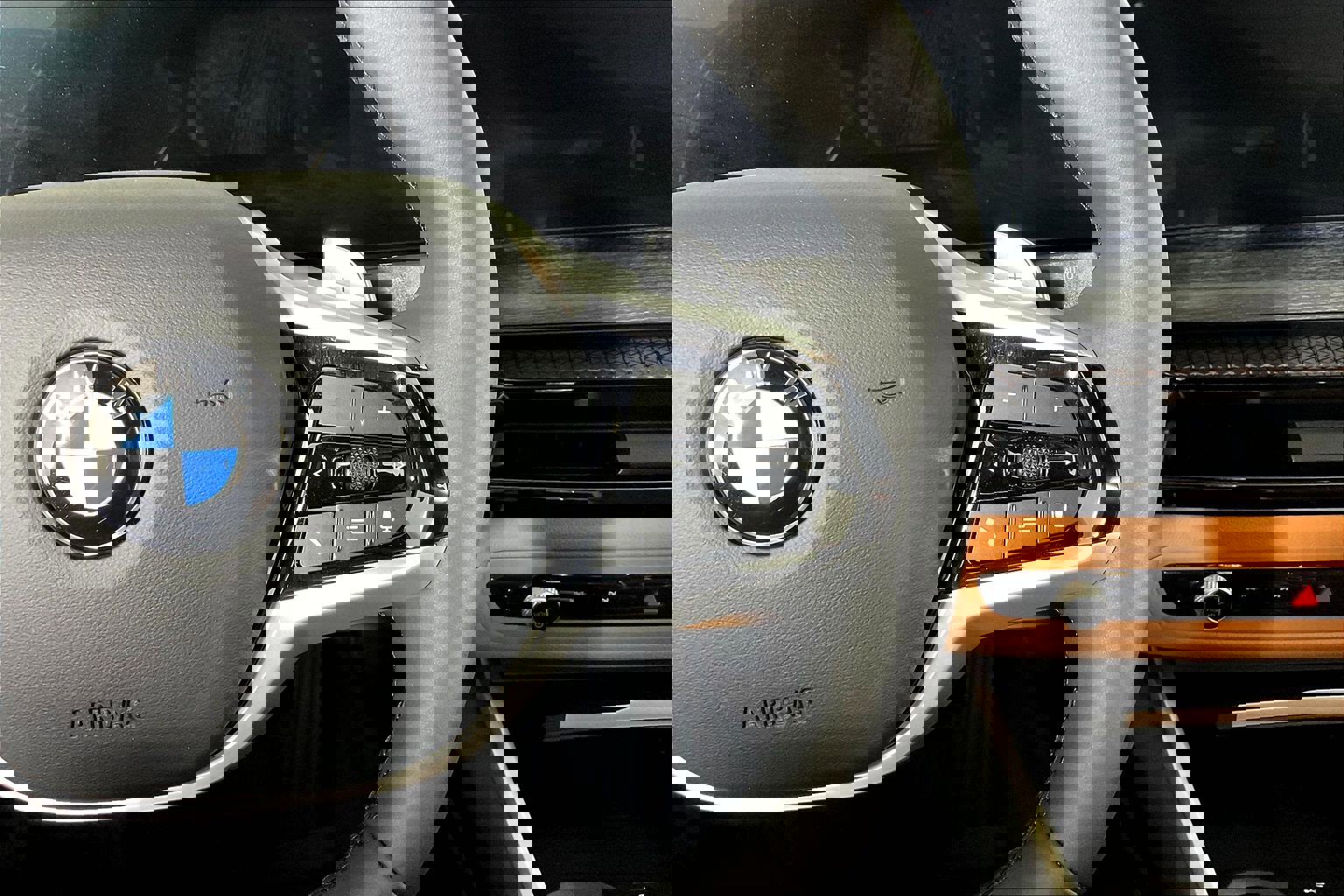 Certified 2025 BMW 330i xDrive Sedan w/ Convenience Package image 19