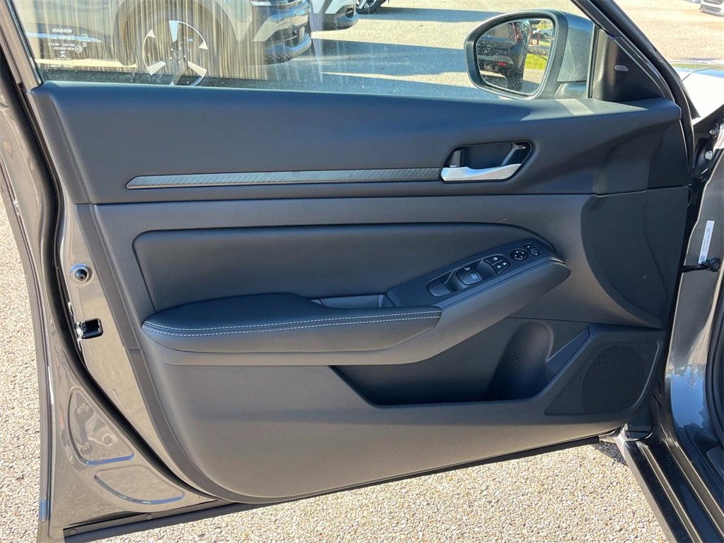 New 2025 Nissan Altima 2.5 SV w/ SV Premium Package image 20