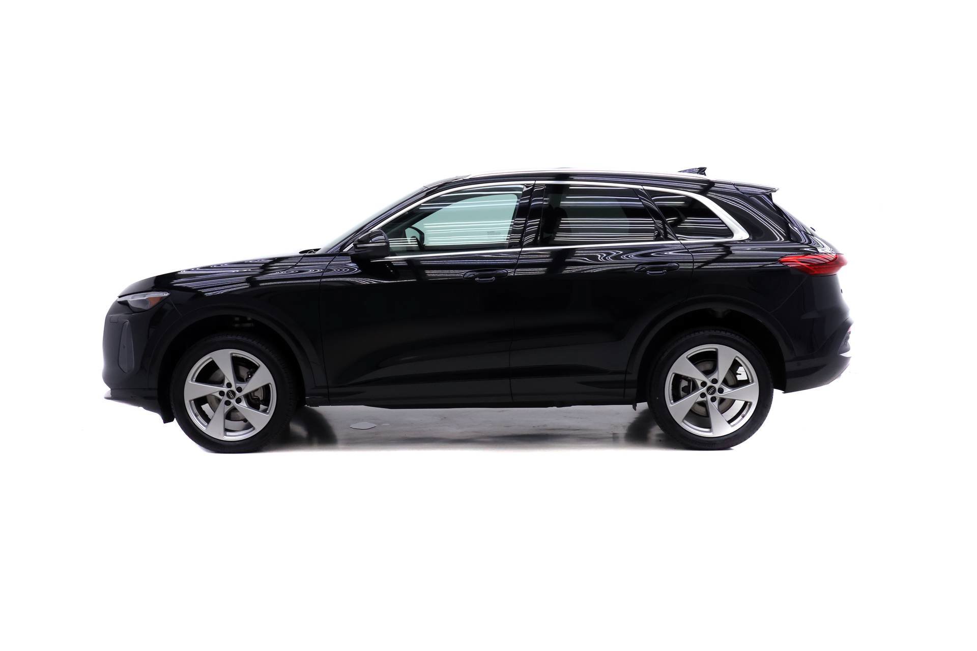 Certified 2025 Audi Q5 Premium Plus AWD/4WD image 3