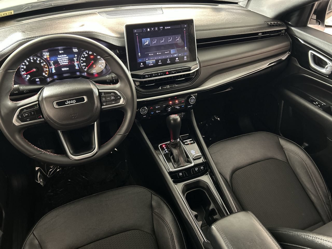 Used 2024 Jeep Compass Trailhawk AWD/4WD image 23