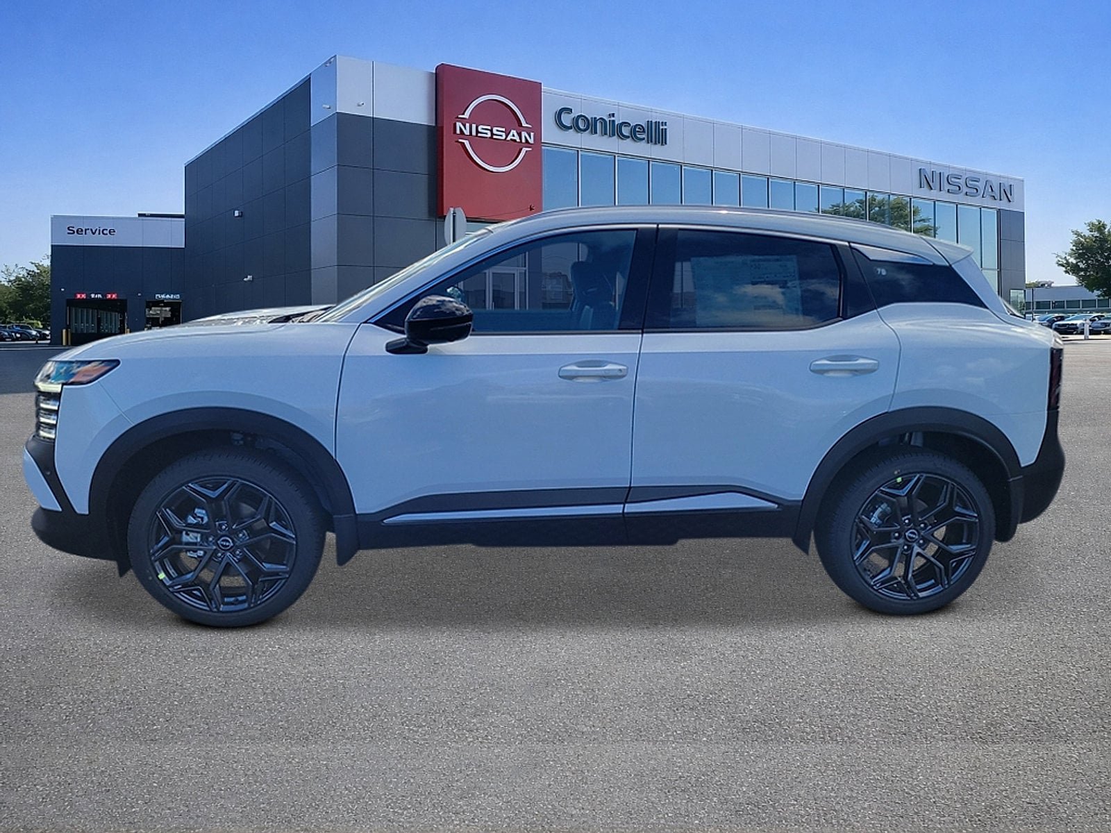 New 2026 Nissan Kicks SR AWD/4WD image 2