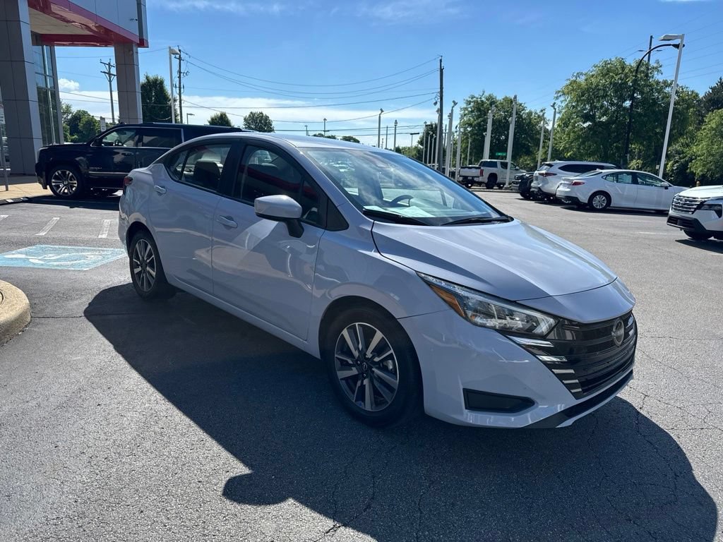 Used 2025 Nissan Versa SV FWD image 9