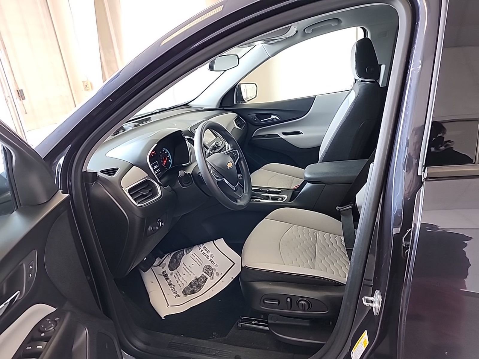 Used 2019 Chevrolet Equinox LS w/ LS Convenience Package image 7
