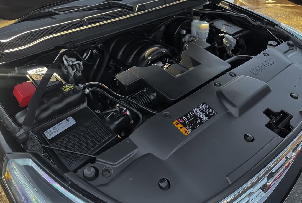 Used 2019 GMC Yukon Denali w/ Denali Ultimate Package image 32