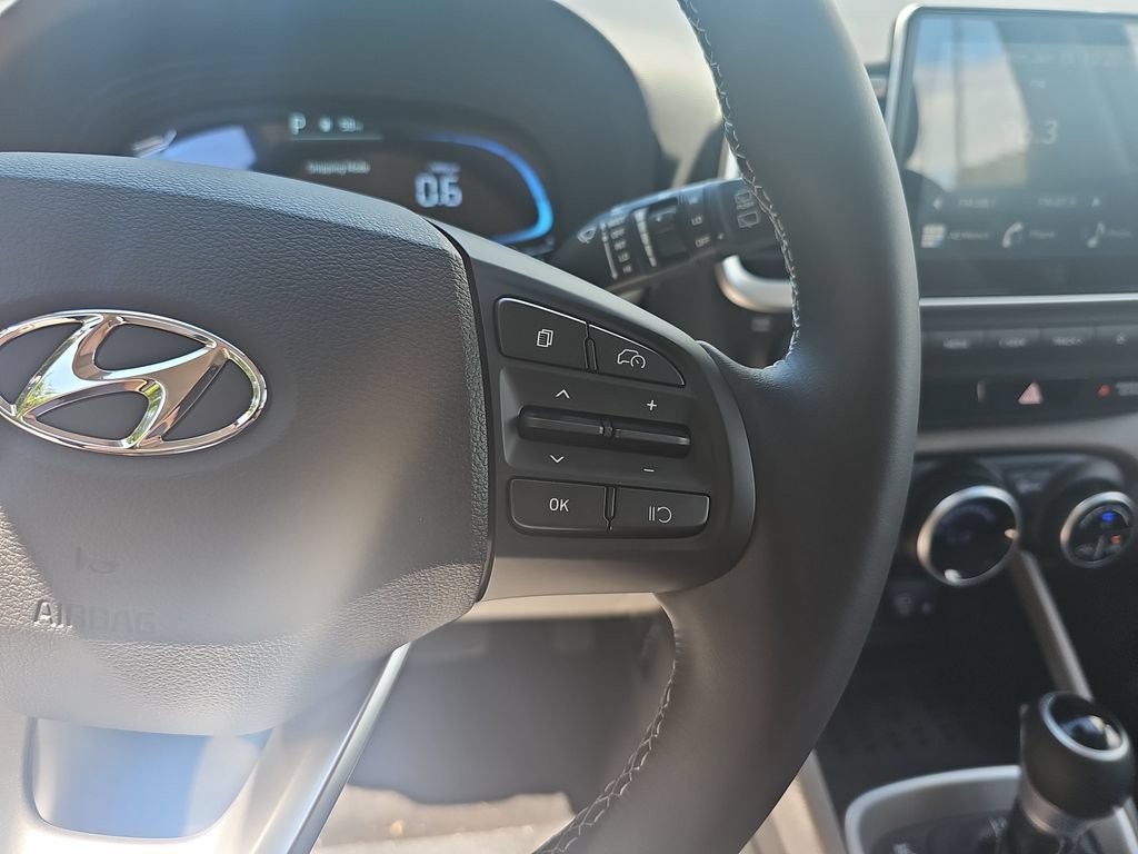 New 2026 Hyundai Venue SEL FWD image 18