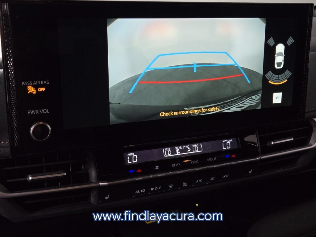 Used 2025 Toyota Sienna XLE Woodland Edition AWD/4WD image 25