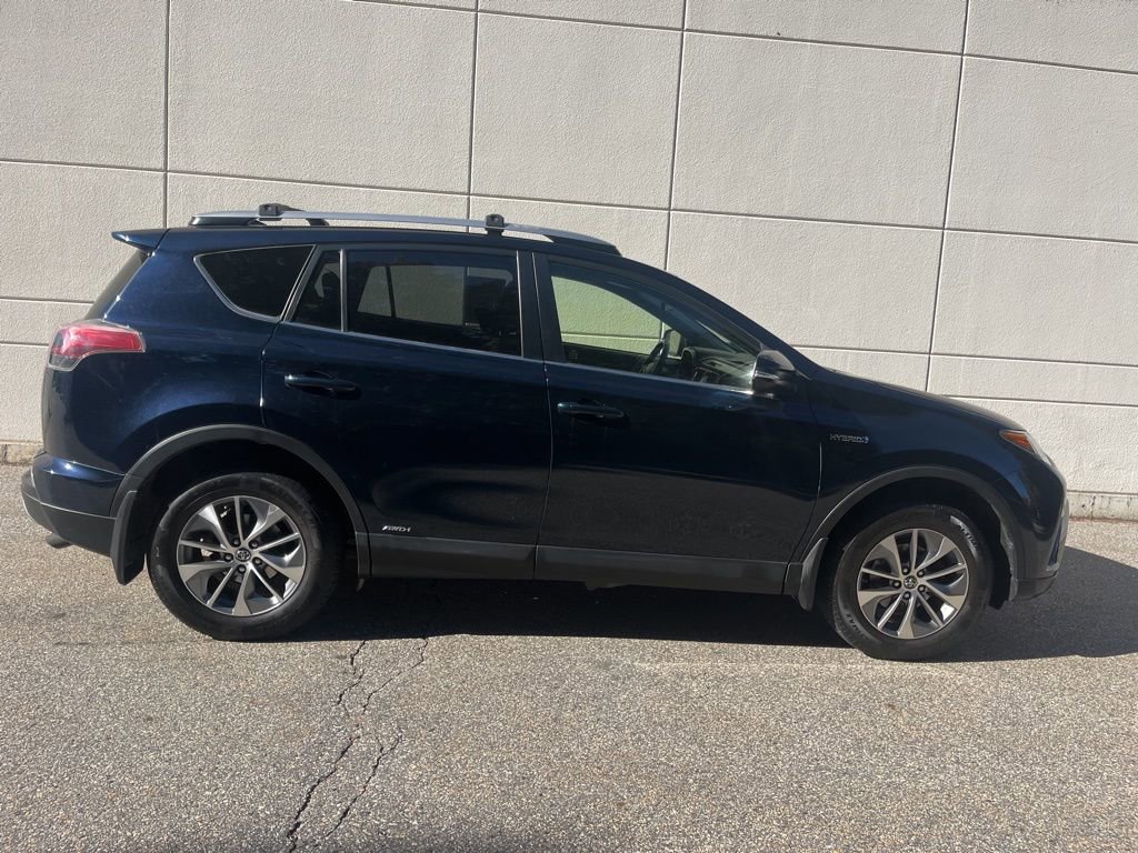 Used 2018 Toyota RAV4 XLE image 5