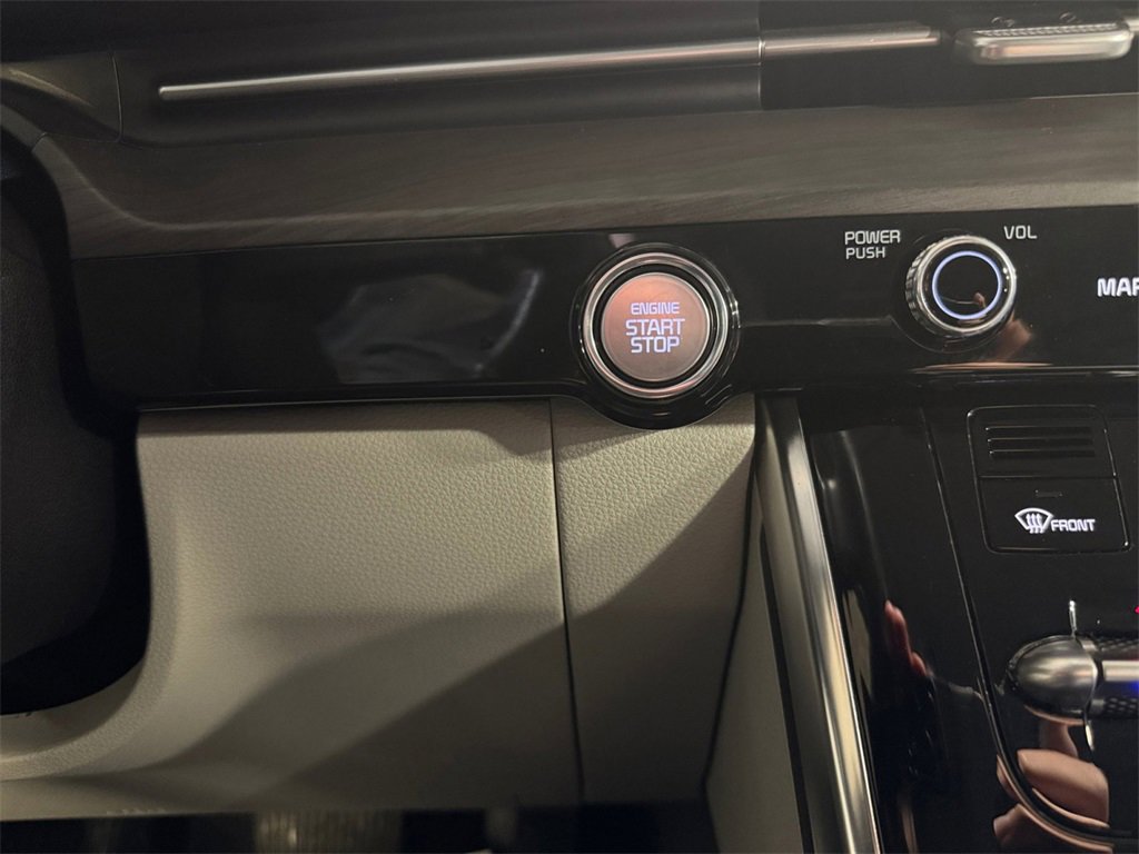 Certified 2024 Kia Carnival EX image 29