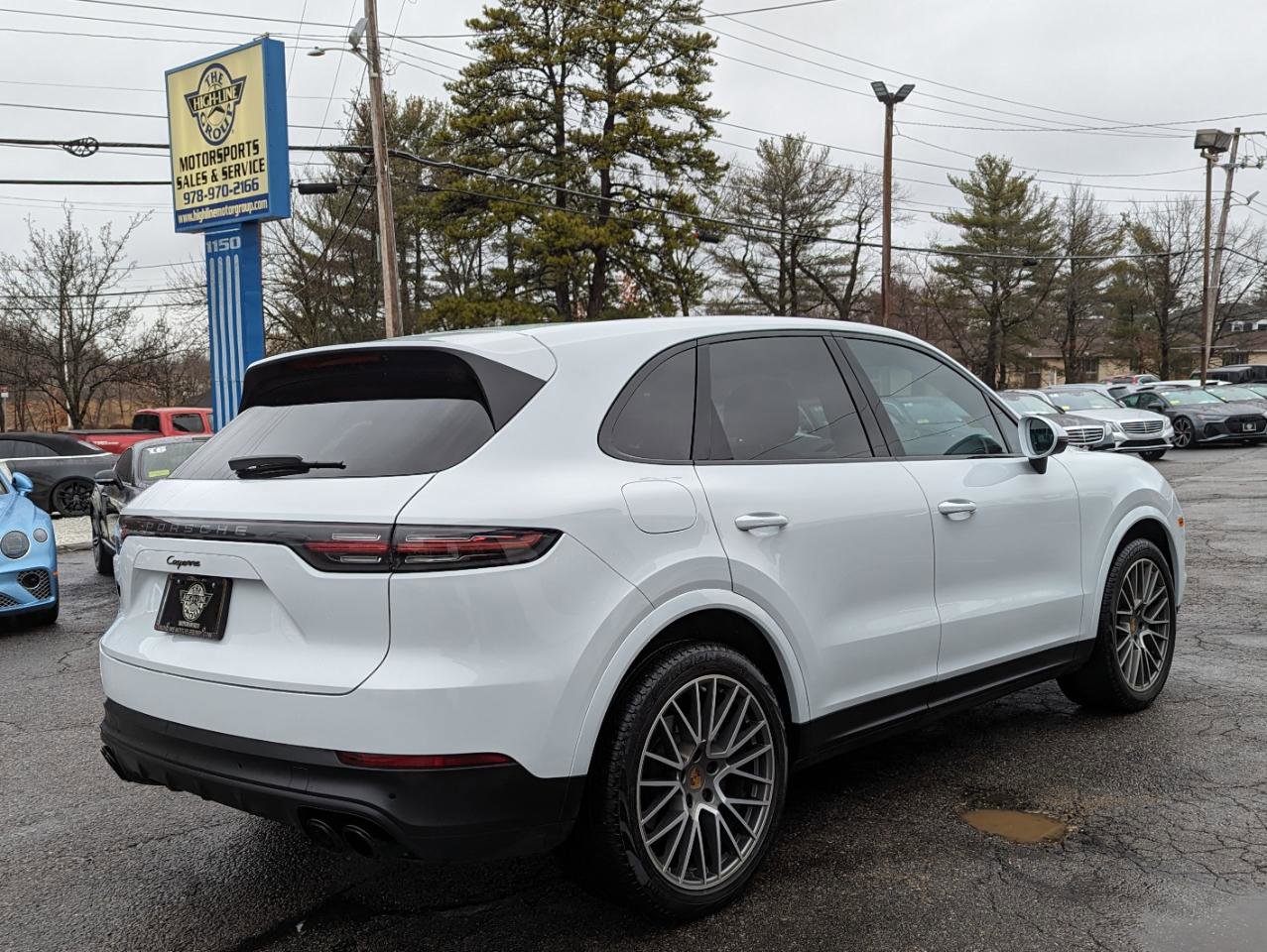 Used 2023 Porsche Cayenne Platinum Edition image 7
