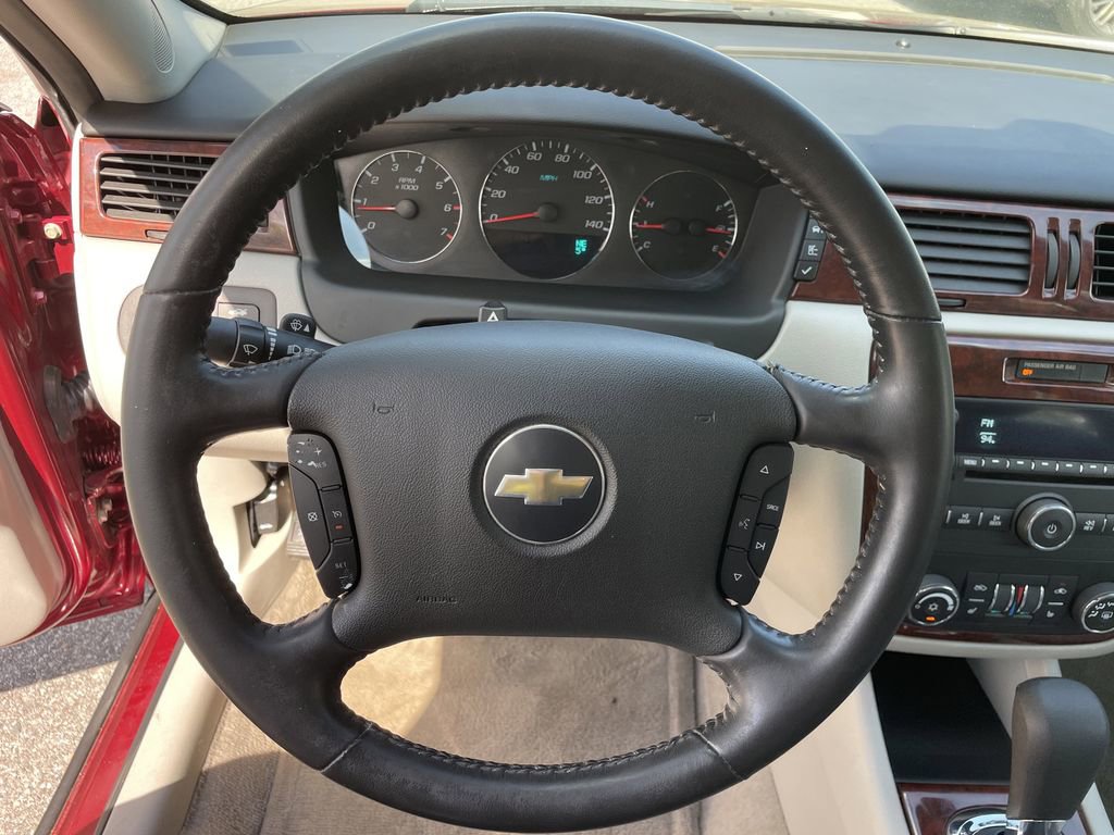 Used 2008 Chevrolet Impala LTZ image 26