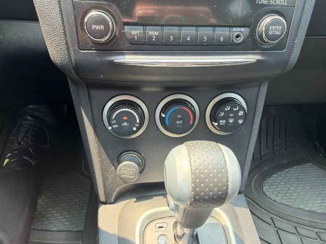 Used 2012 Nissan Rogue SV AWD/4WD image 13