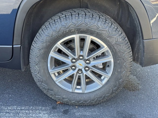 Used 2023 Chevrolet Traverse LT image 32