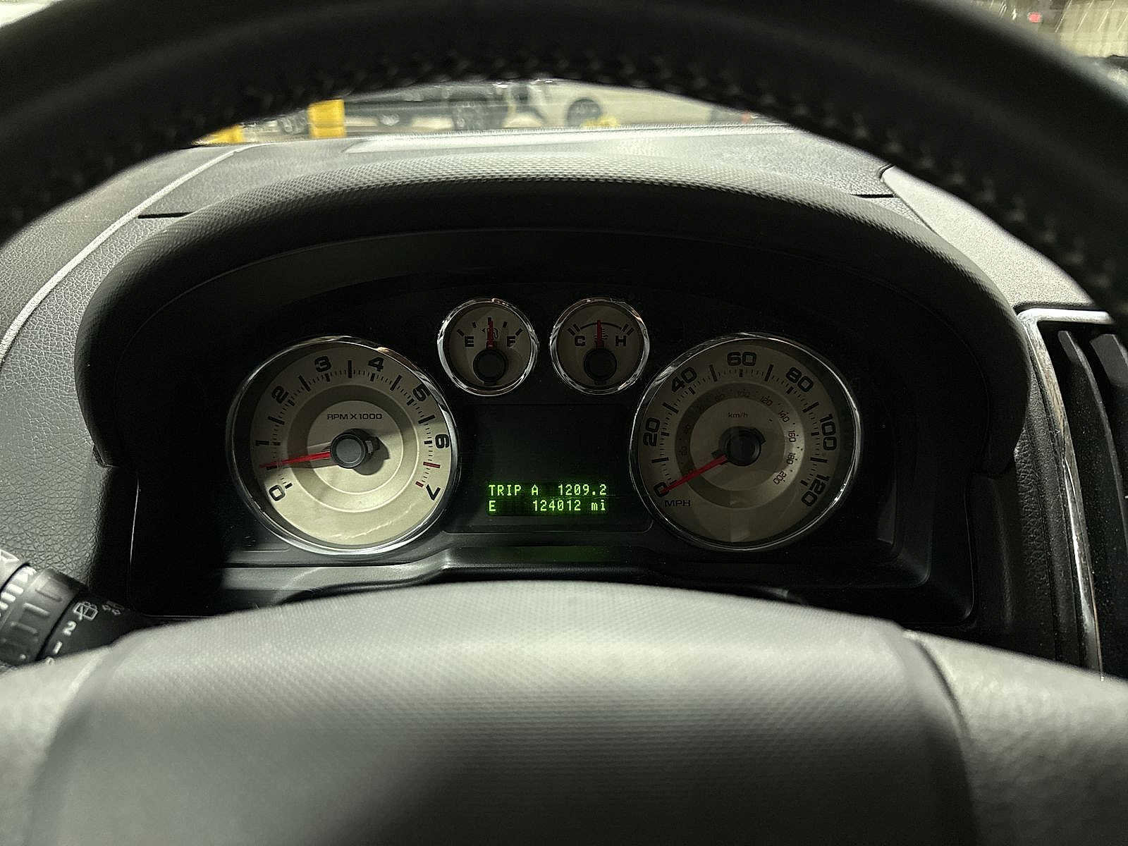 Used 2010 Ford Edge SEL image 30