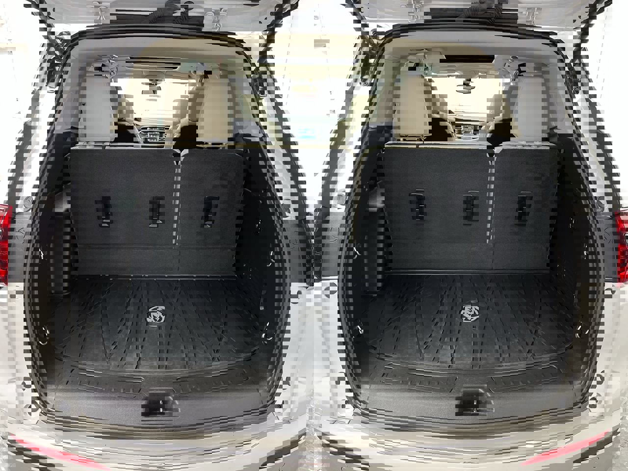 Used 2019 Buick Enclave Premium AWD/4WD image 32