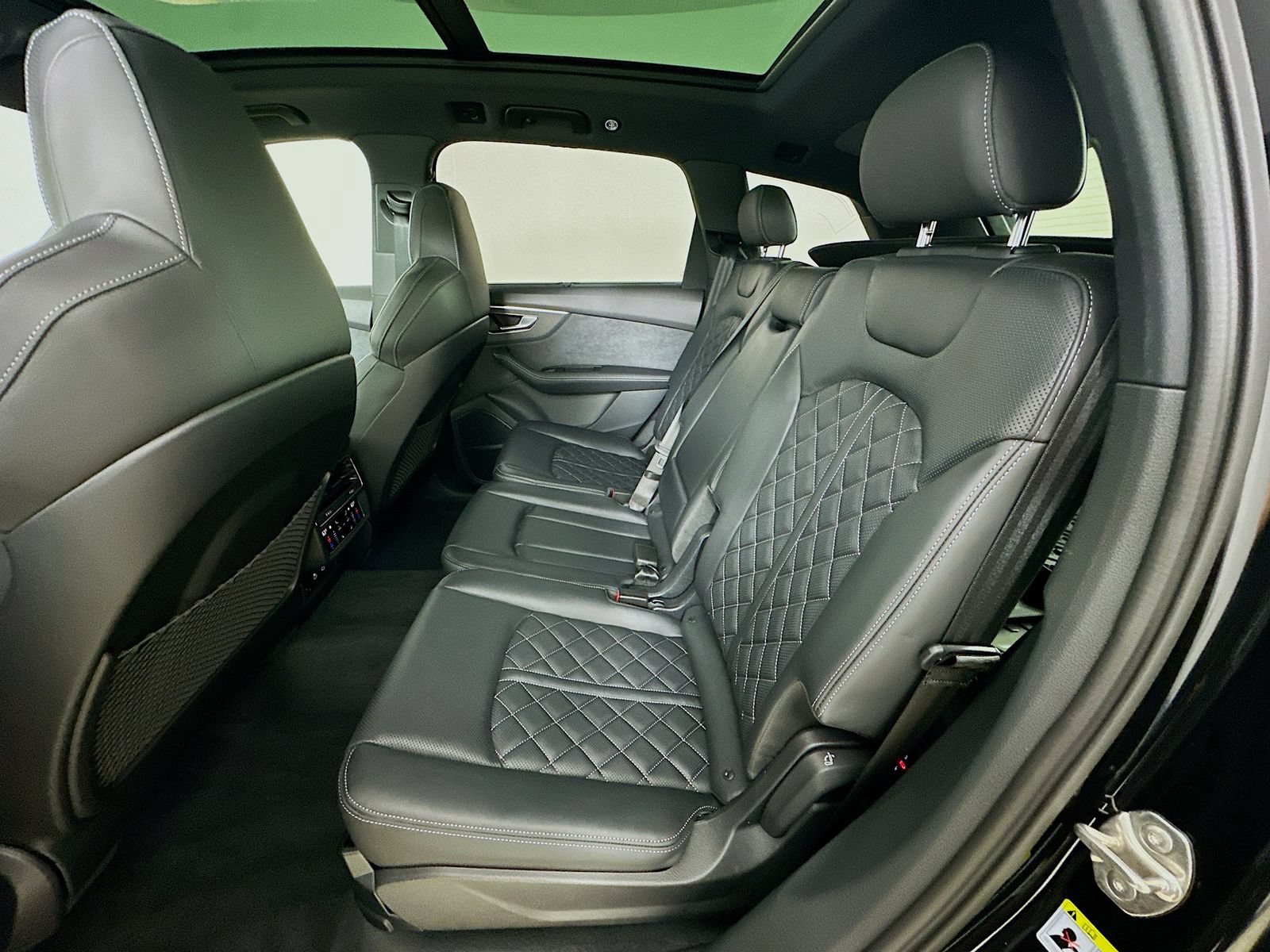 New 2026 Audi SQ7 Premium Plus AWD/4WD image 38