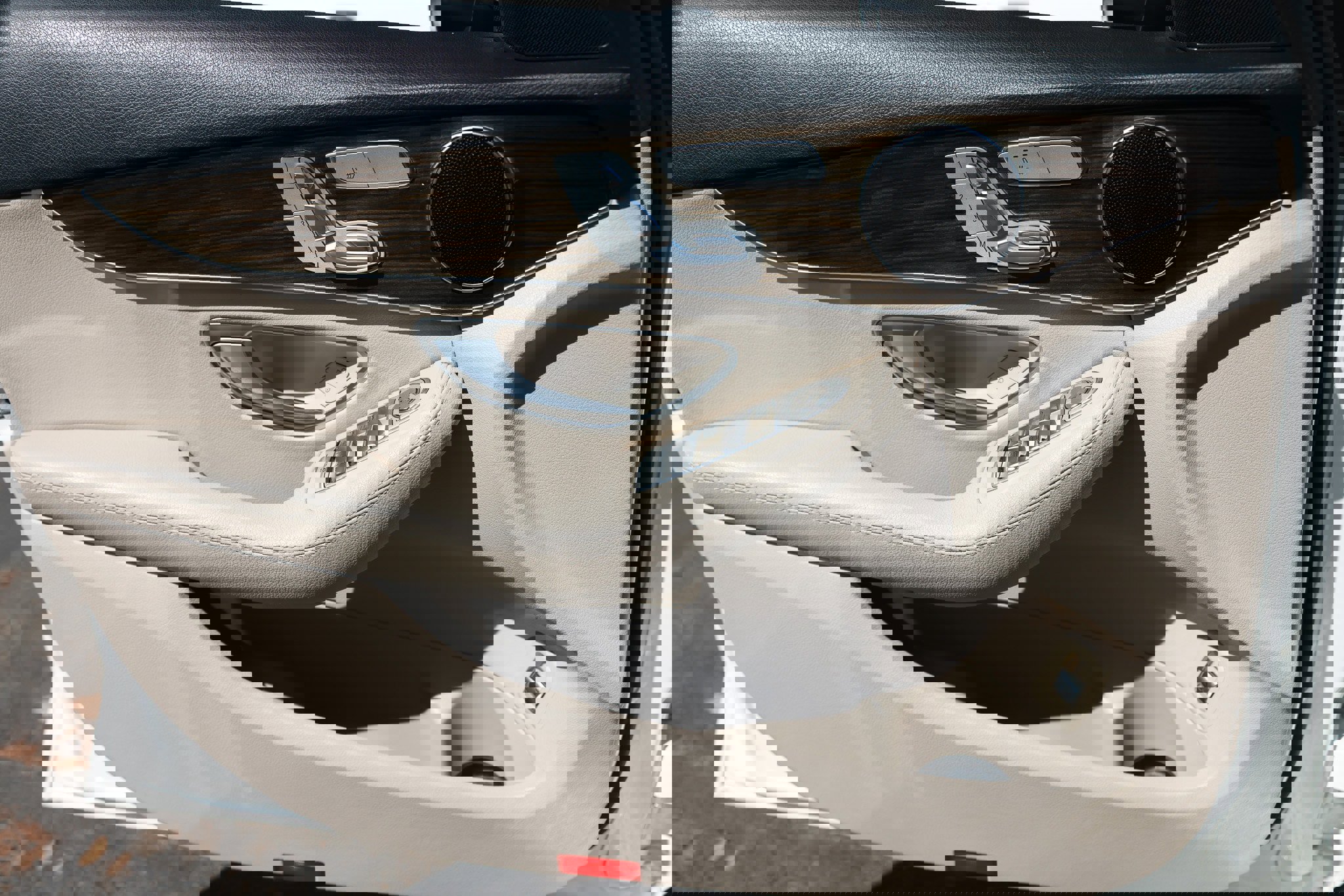 Used 2018 Mercedes-Benz C 300 Sedan w/ Premium Package image 47