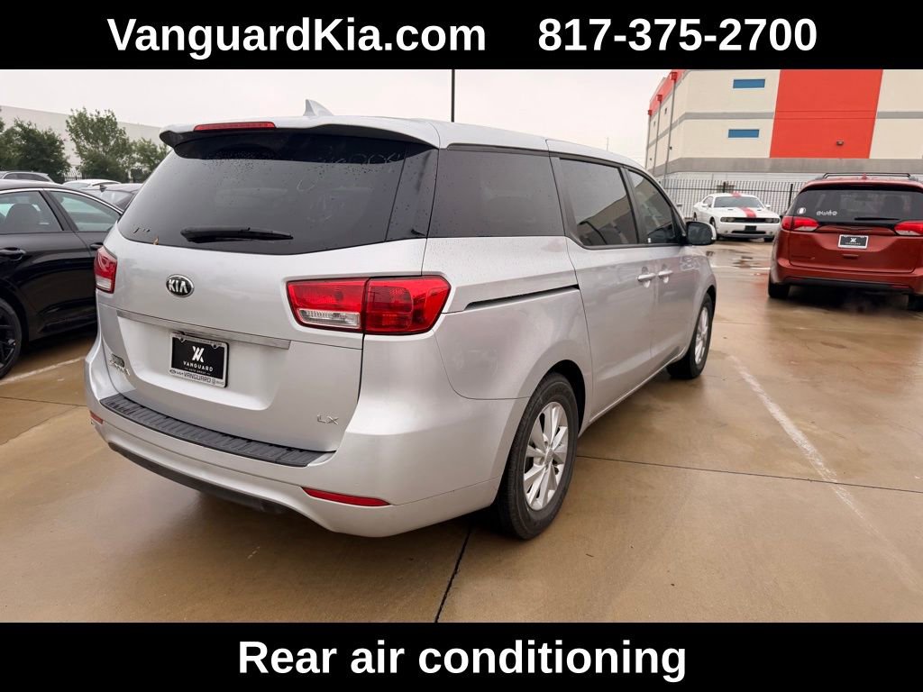 Used 2018 Kia Sedona LX FWD image 4