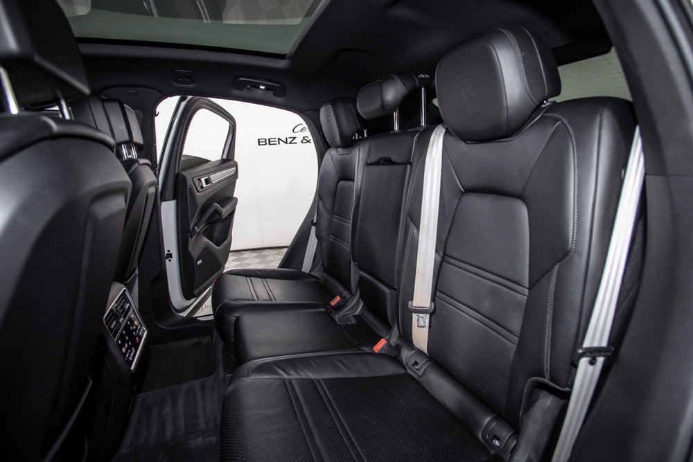Used 2023 Porsche Cayenne Coupe AWD/4WD image 14