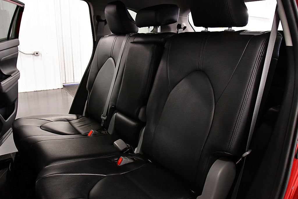 Used 2022 Toyota Highlander LE FWD image 25