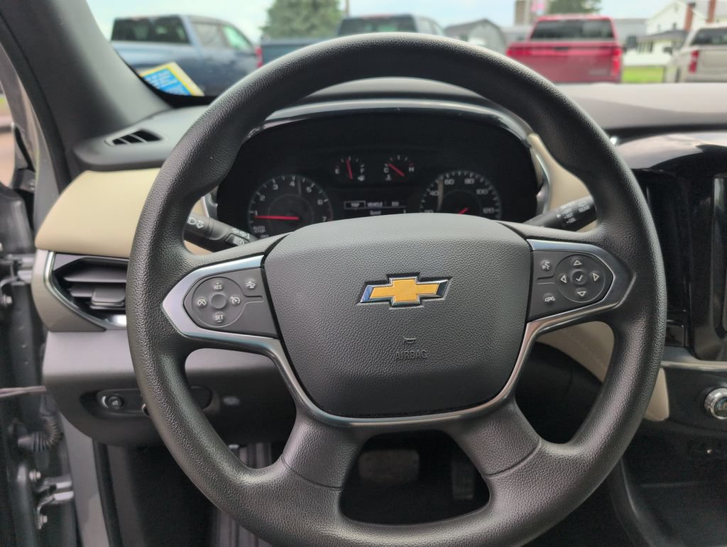 Used 2023 Chevrolet Traverse LS AWD/4WD image 7