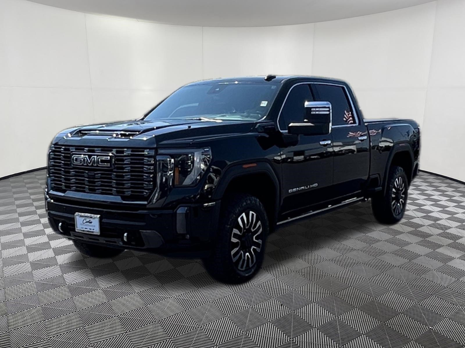 Used 2024 GMC Sierra 2500 Denali Ultimate w/ Max Trailering Package AWD/4WD image 3