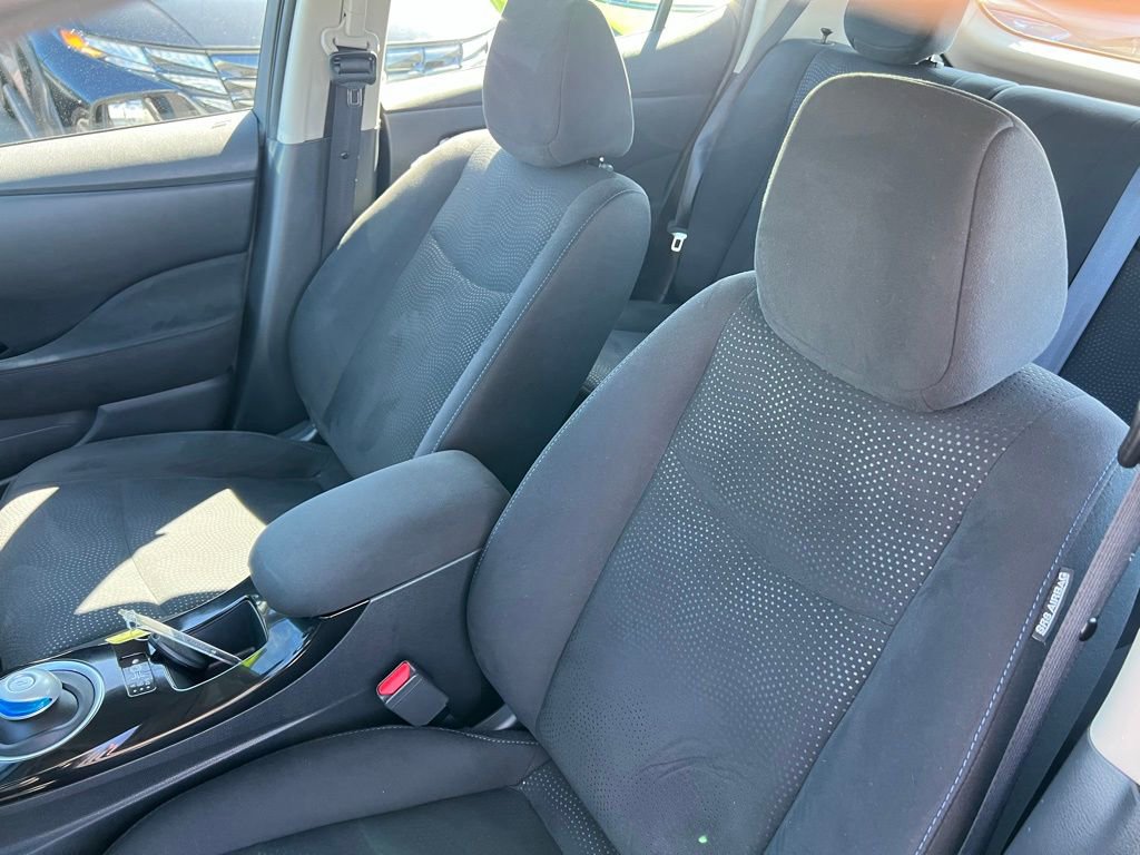 Used 2017 Nissan Leaf SV w/ Premium Package image 14