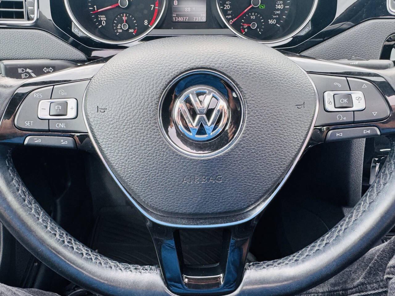 Used 2016 Volkswagen Jetta SEL w/ Lighting Package FWD image 18