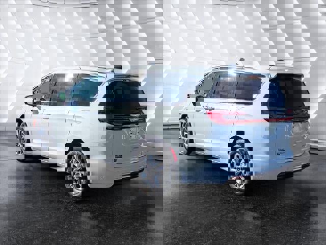 New 2026 Chrysler Pacifica Select image 20