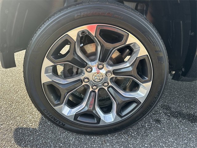 Used 2022 RAM 1500 Limited w/ Body Color Bumper Group image 17