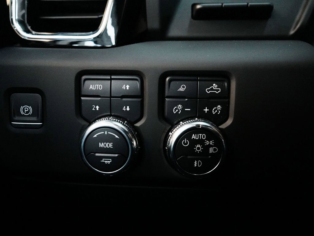 Used 2024 GMC Sierra 1500 Denali w/ Technology Package AWD/4WD image 21