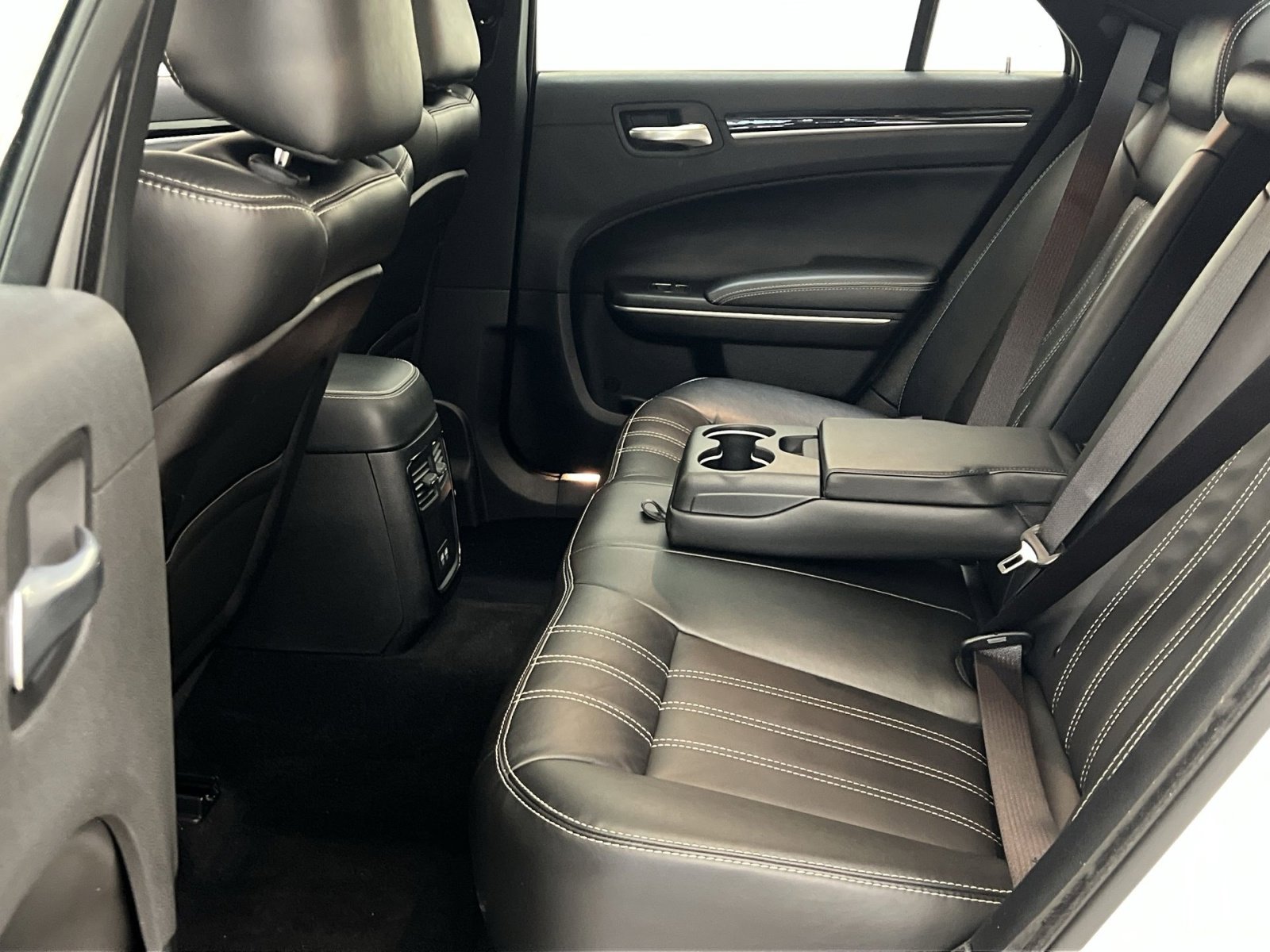 Used 2019 Chrysler 300 S w/ 300S Premium Group image 23