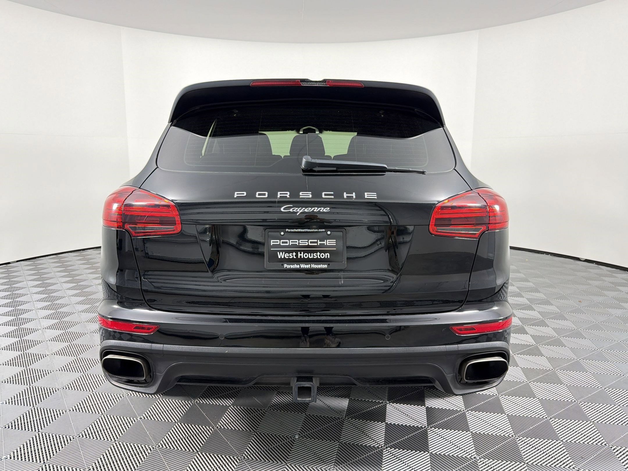 Used 2016 Porsche Cayenne image 8