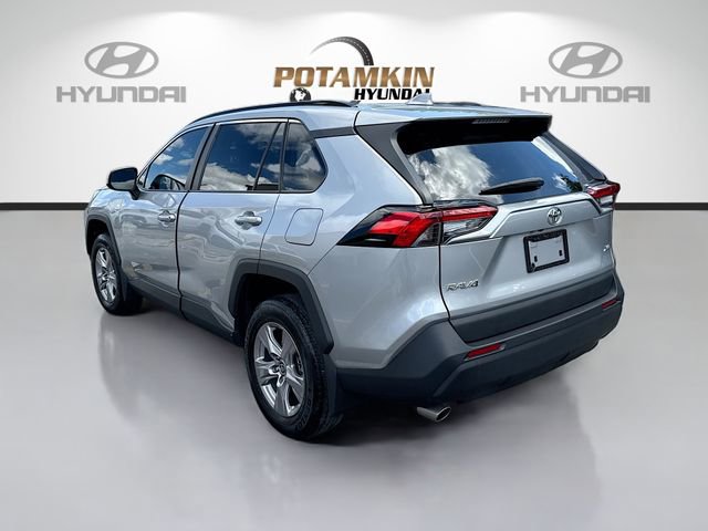 Used 2025 Toyota RAV4 XLE w/ Convenience Package FWD image 7