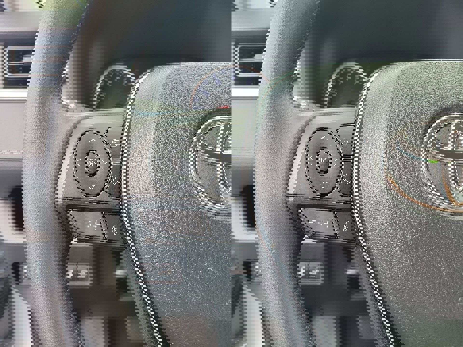 Used 2019 Toyota RAV4 XLE w/ Convenience Package AWD/4WD image 29