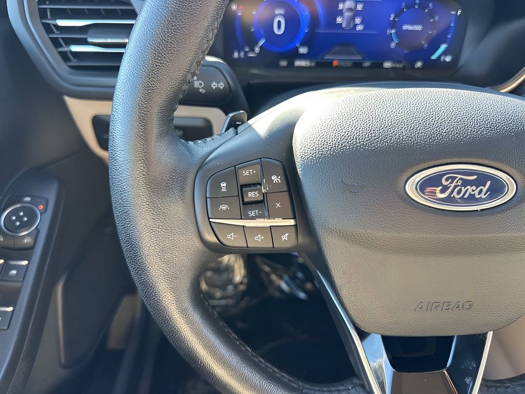 Used 2020 Ford Escape Titanium image 15