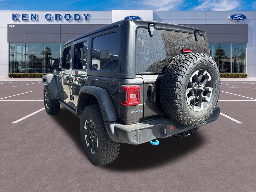 Used 2025 Jeep Wrangler Unlimited Rubicon 4xe w/ Safety Group AWD/4WD image 5