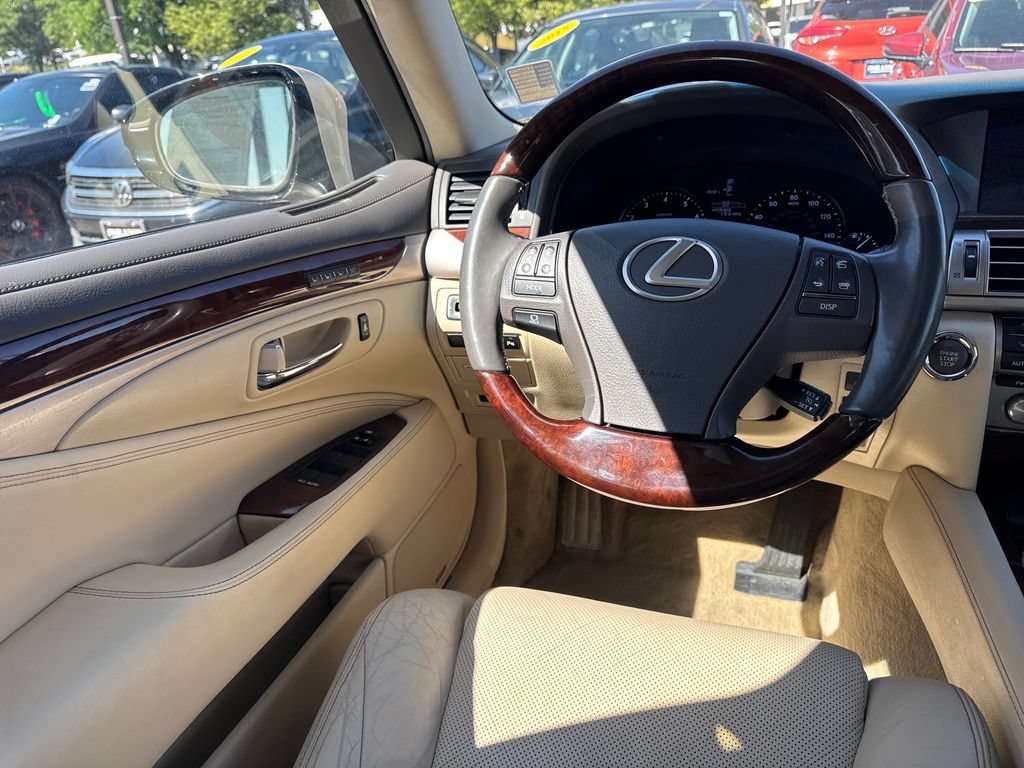 Used 2014 Lexus LS 460 w/ Comfort Package RWD image 29