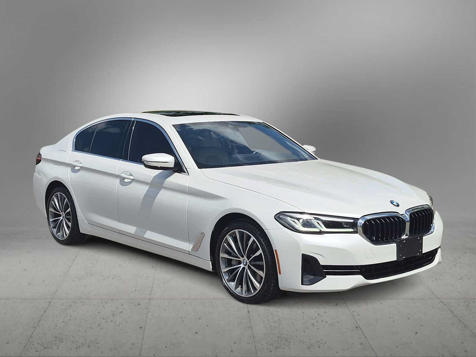 Used 2023 BMW 540i xDrive w/ Premium Package AWD/4WD image 2