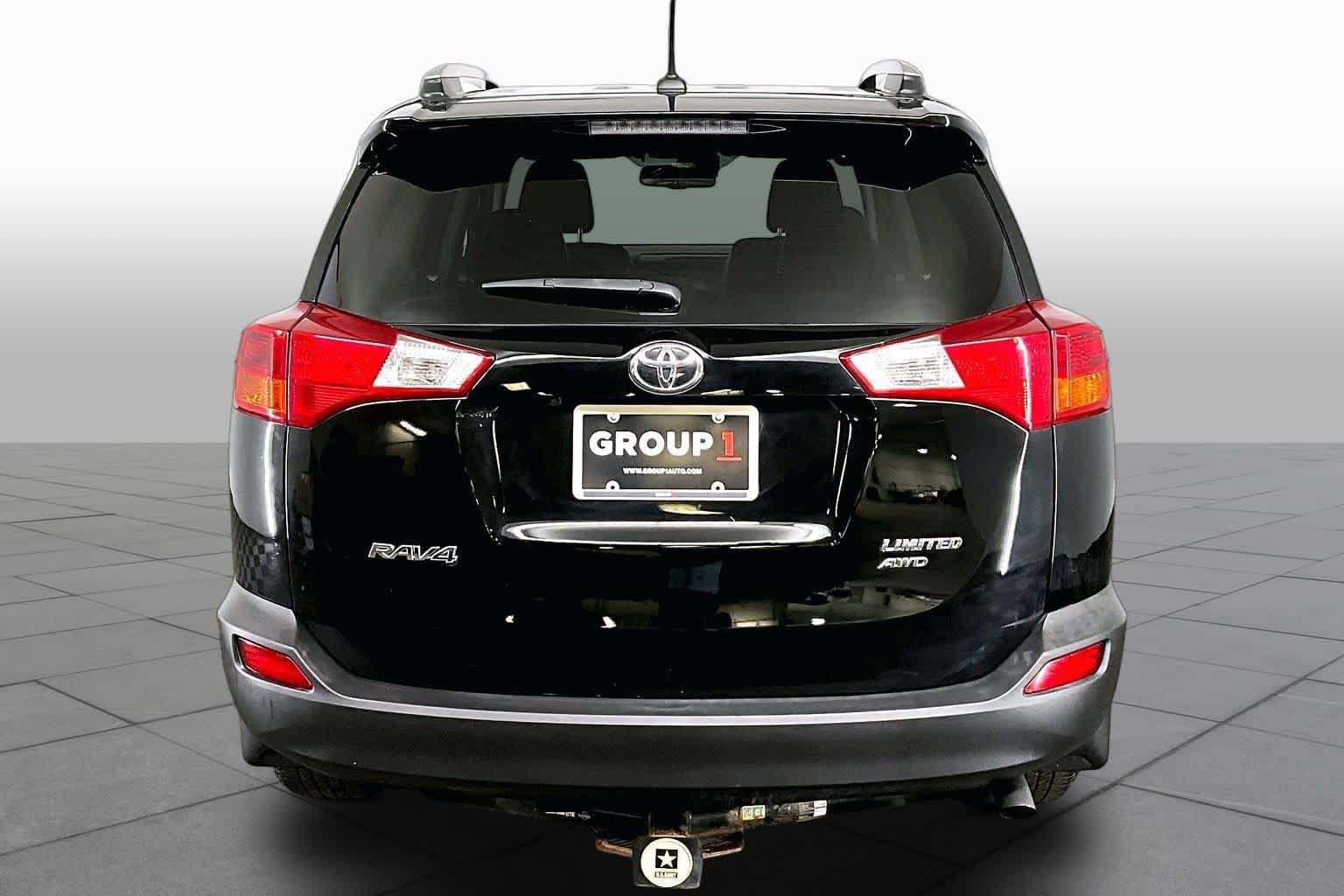 Used 2015 Toyota RAV4 Limited w/ Technology Package AWD/4WD image 5