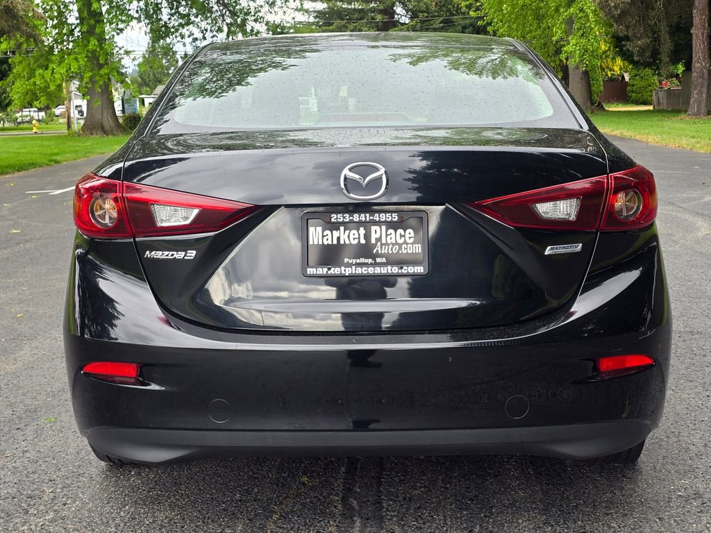 Used 2018 MAZDA MAZDA3 Sport w/ Preferred Equipment Package FWD image 5