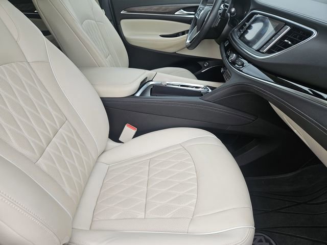Used 2024 Buick Enclave Avenir w/ Avenir Technology Package image 15