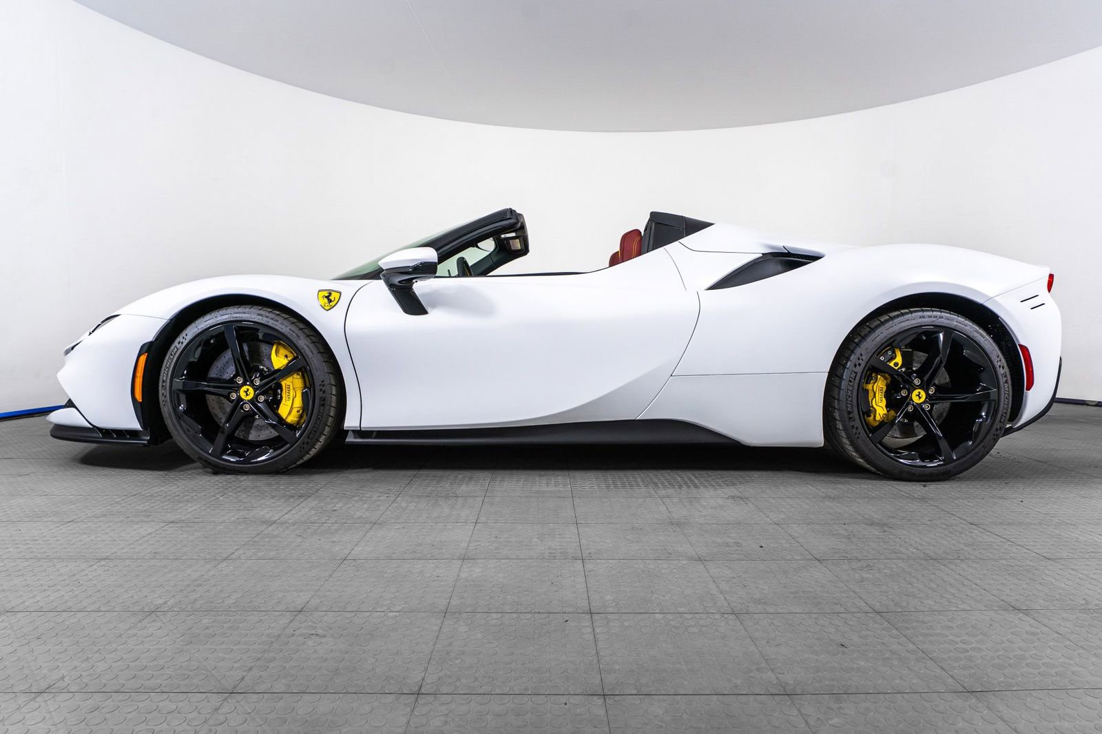 Certified 2024 Ferrari SF90 Spider AWD/4WD image 3