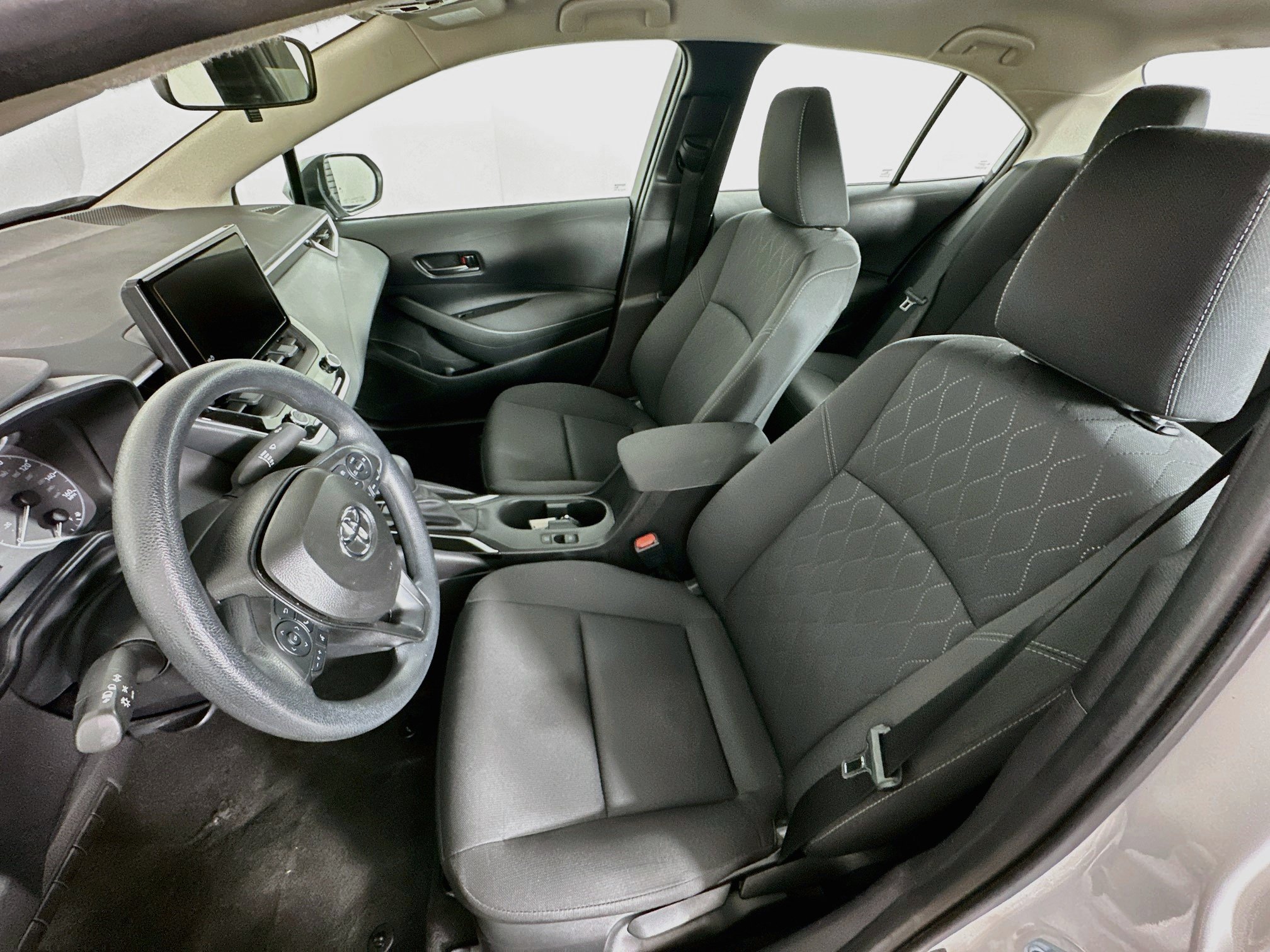 Used 2025 Toyota Corolla LE FWD image 13