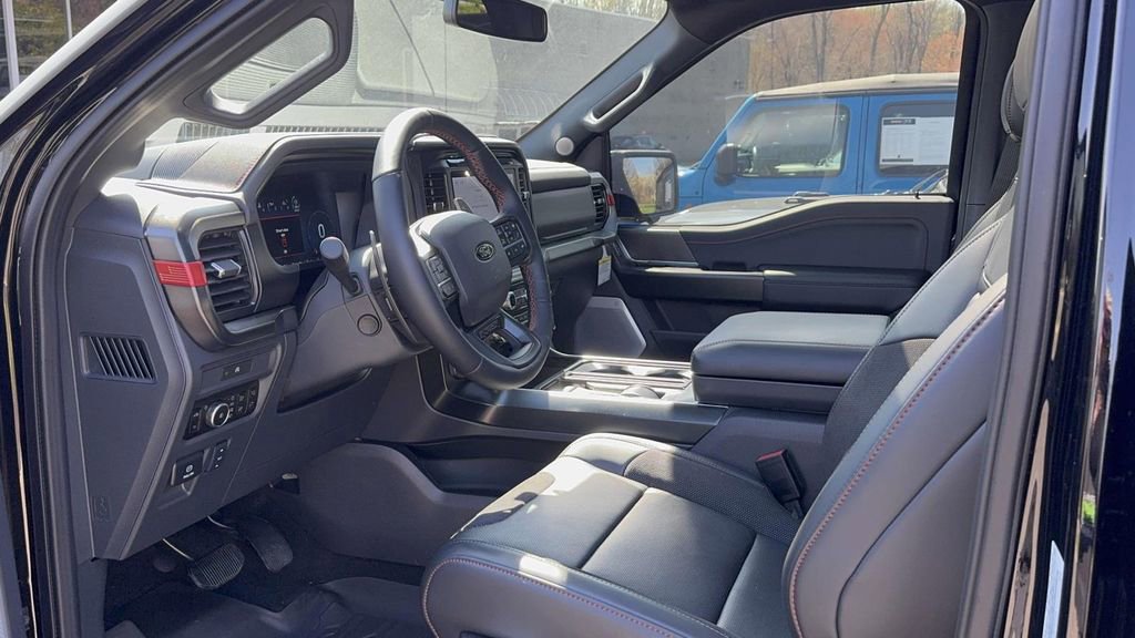 Used 2025 Ford F150 Raptor AWD/4WD image 37