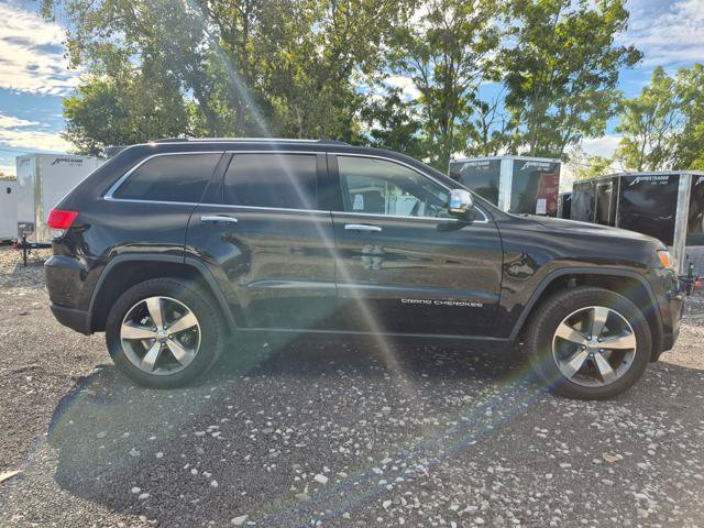 Used 2016 Jeep Grand Cherokee Limited AWD/4WD image 3