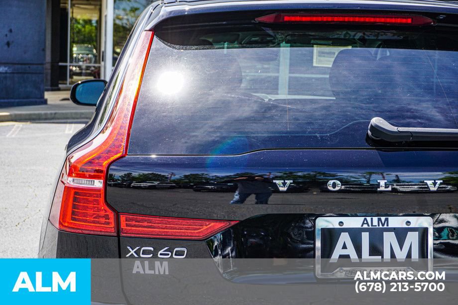 Used 2024 Volvo XC60 B5 Plus AWD/4WD image 15