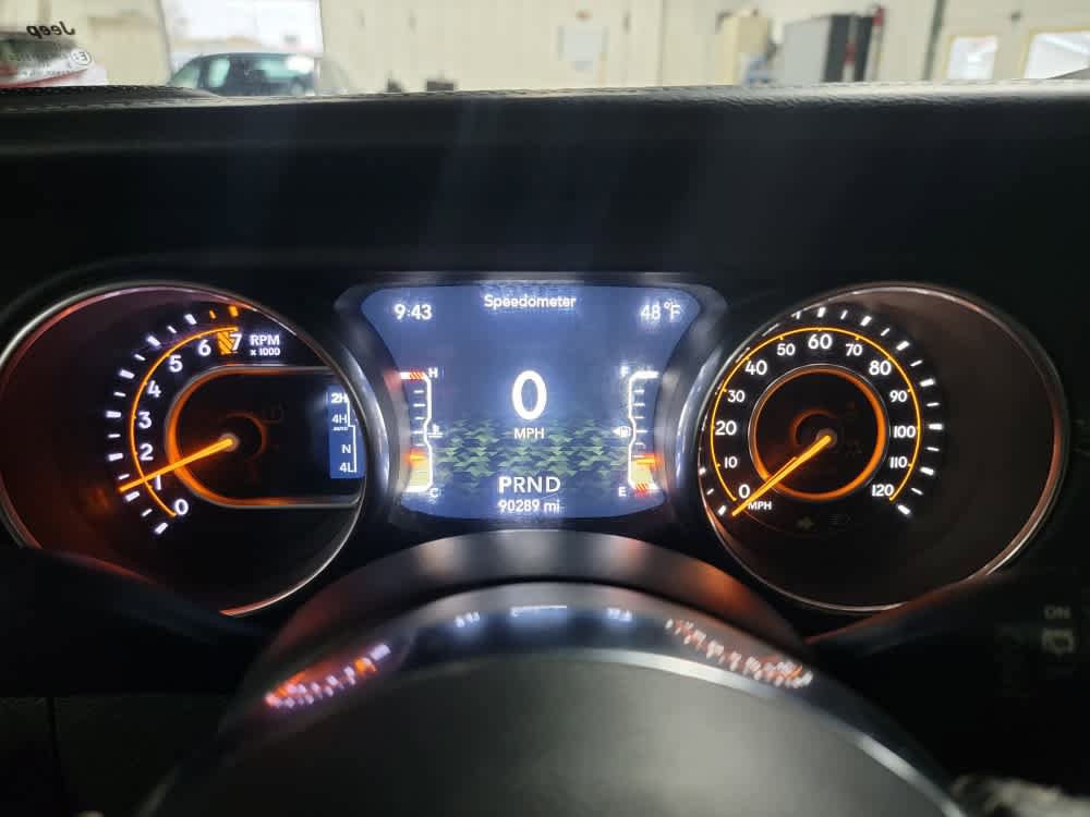Used 2018 Jeep Wrangler Unlimited Sahara image 17