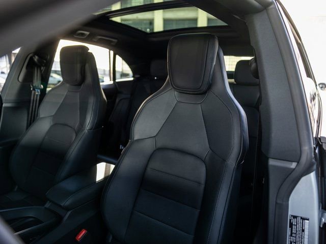 Certified 2025 Porsche Macan Electric RWD image 5
