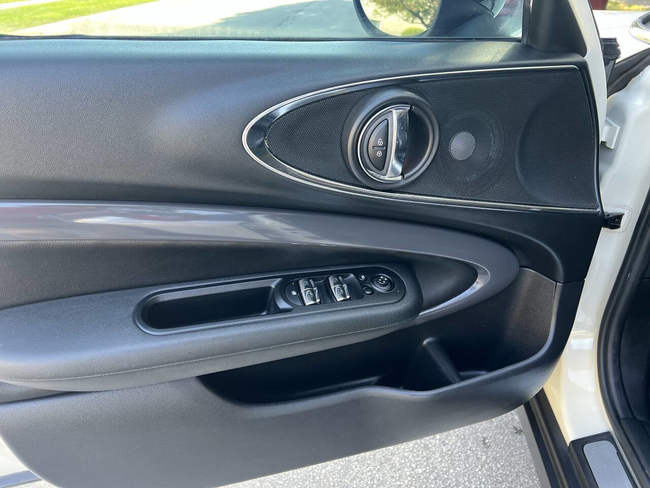 Used 2017 MINI Cooper Clubman S image 12